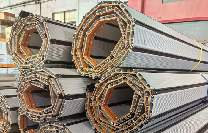 Aluminium automatic rolling shutter profile