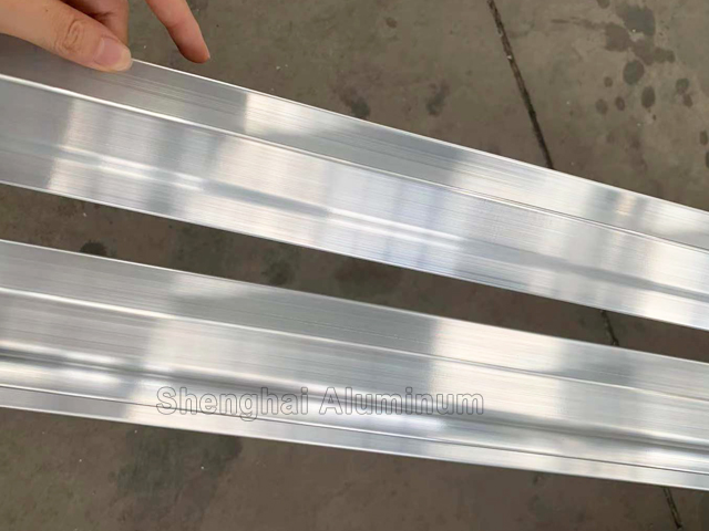 industrial aluminium extrusion profile scratches