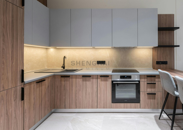 Aluminum cabinet handle