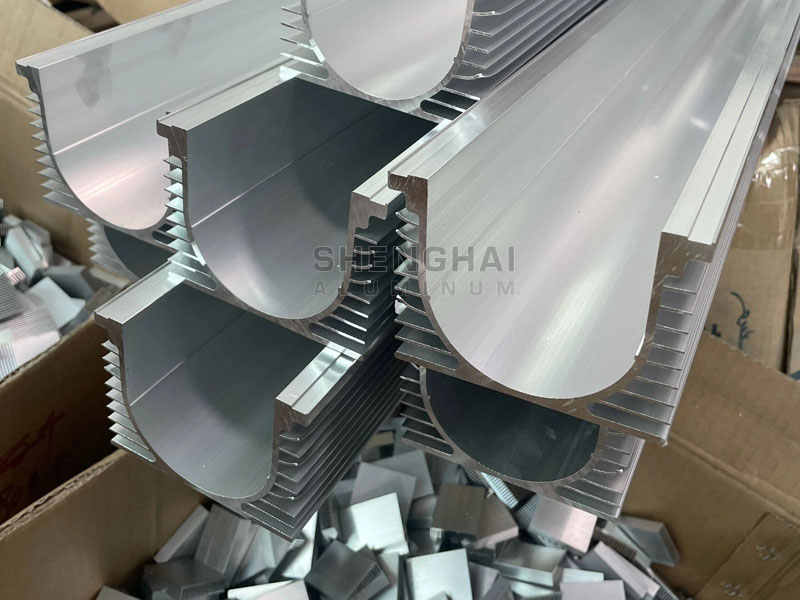 Aluminum heat sink for LED