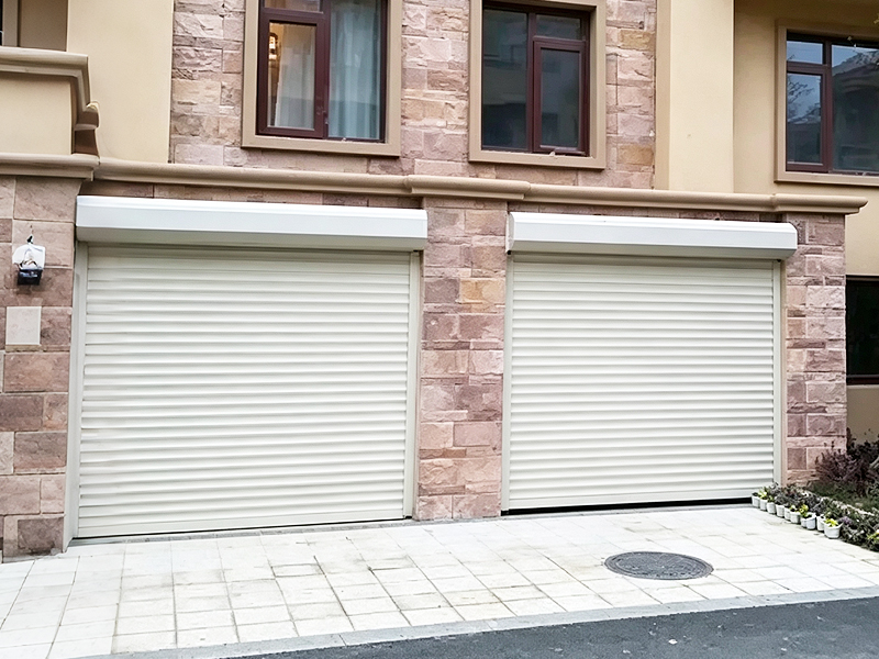 Aluminum roller shutter for garage door