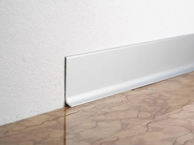 white aluminium skirting bunning